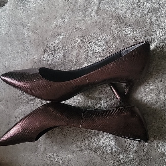 ROCKPORT TOTAL MOTION Brown Leather Pointed Toe Pump Heels Size 10M - Picture 6 of 12